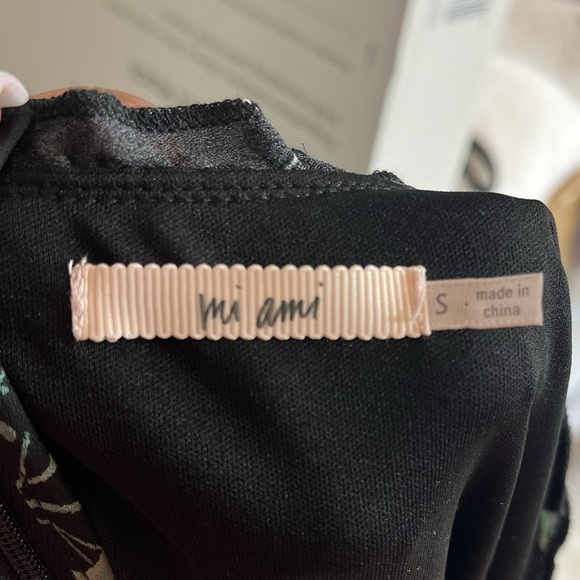 Mi Ami Floral Romper with ruffle detail - Size S CB 135 - Picture 7 of 7